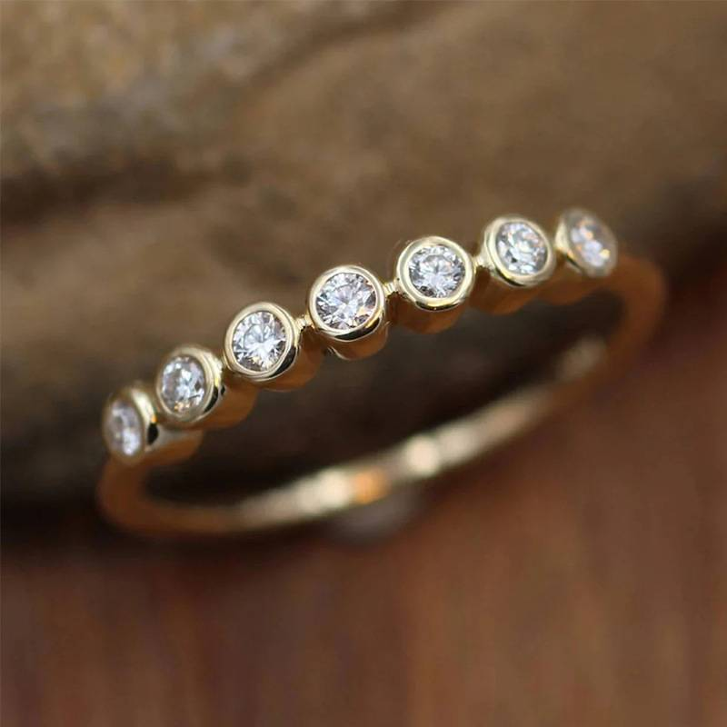 Vintage Gold Ring with Zirconia Inlay