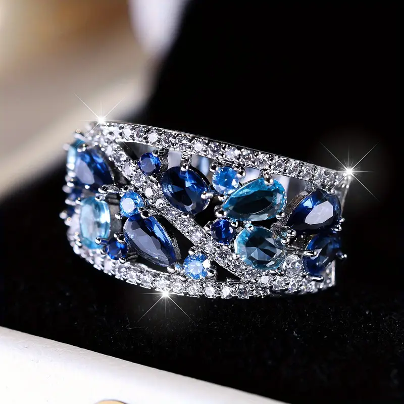 Vintage Sparkling Blue Silver Ring