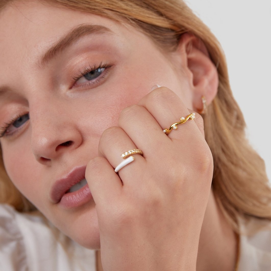 Gold Wavy Pearl Ring