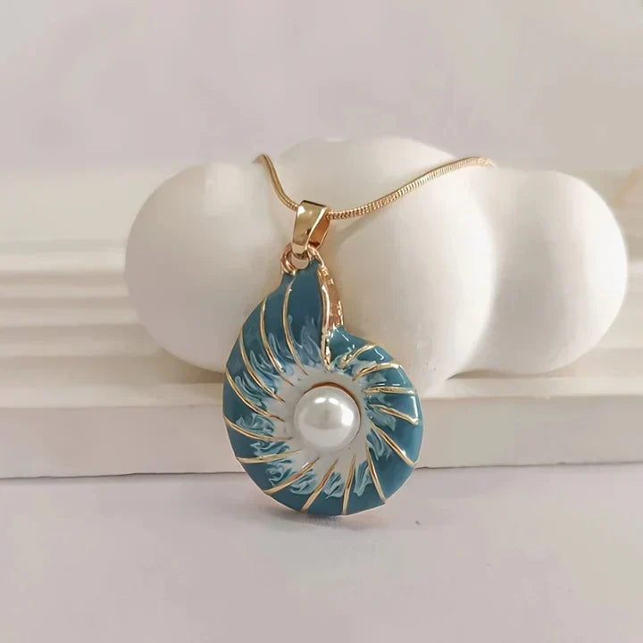 Women's Blue Mother-of-Pearl Shell Necklace - Elinor