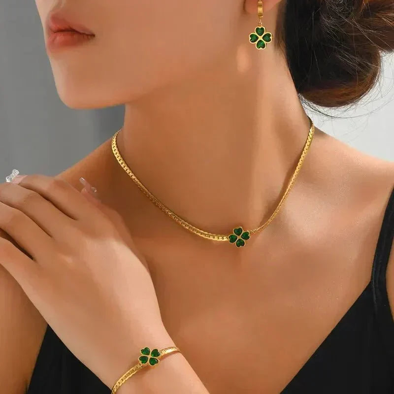 Quadrifoglio Jewelry Set with Sparkling Details - Benedetta