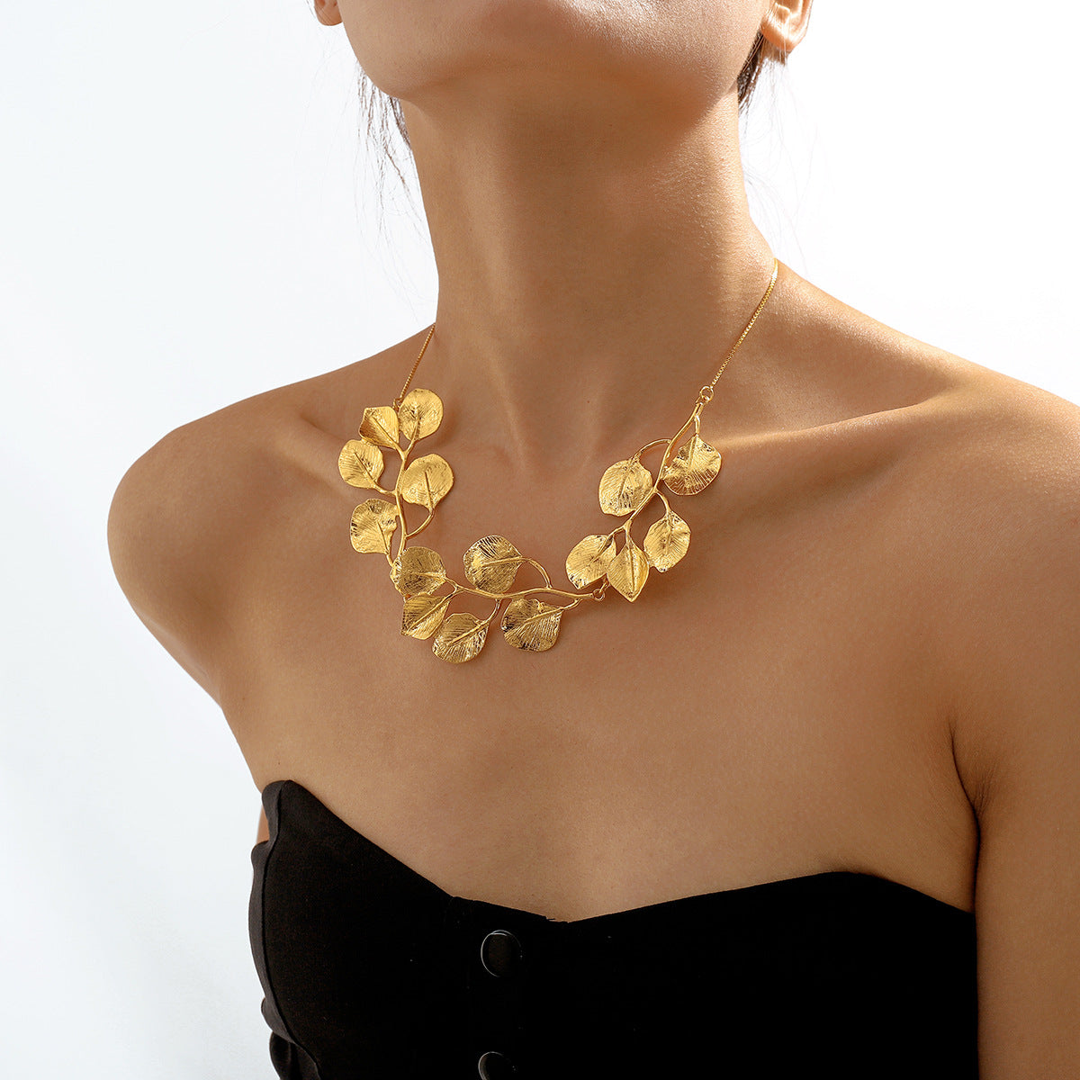 Gold Leaf Allure Necklace