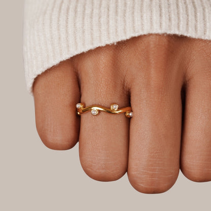 Gold Wavy Pearl Ring