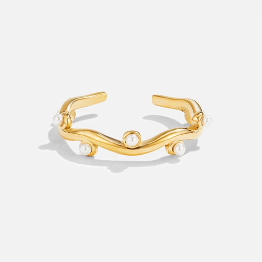 Gold Wavy Pearl Ring